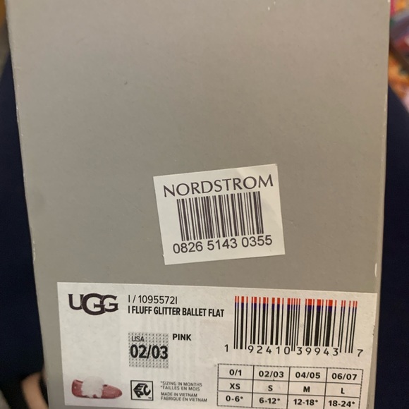 Baby ugg slippers - Picture 4 of 4